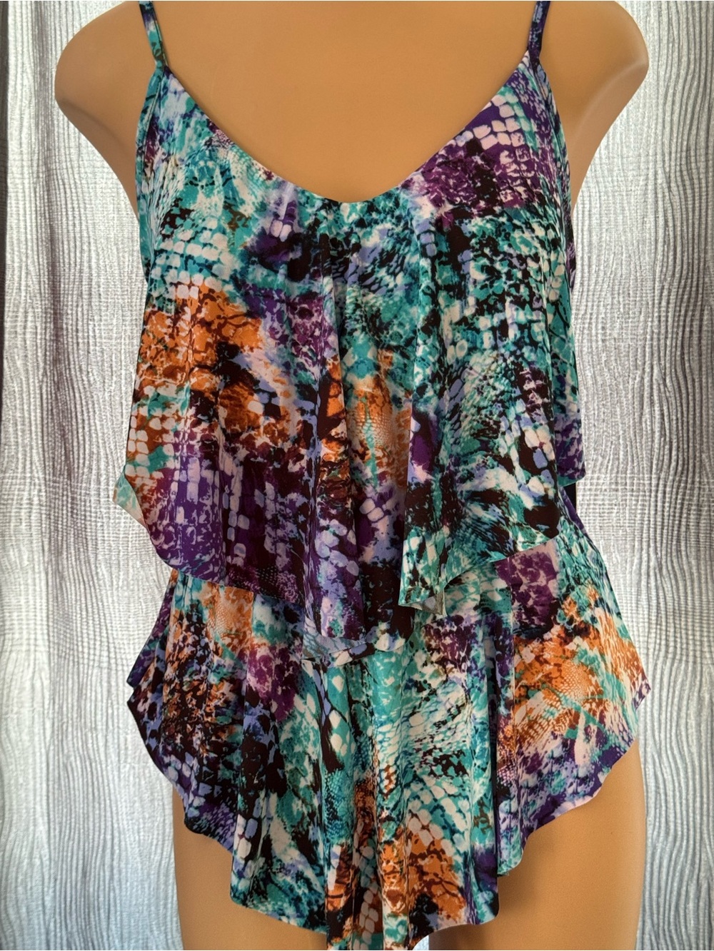 VANISHING ACT By Magic Brands Tiered Bathing Suit Top Size 10